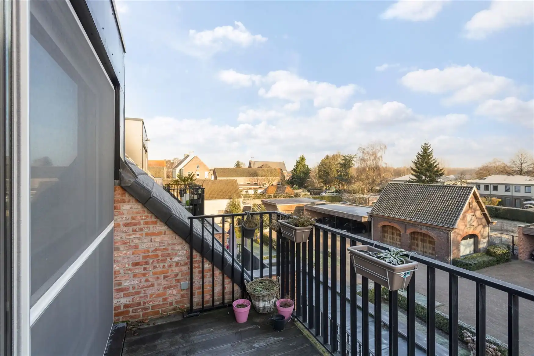 Appartement met terras en autostaanplaats foto 6