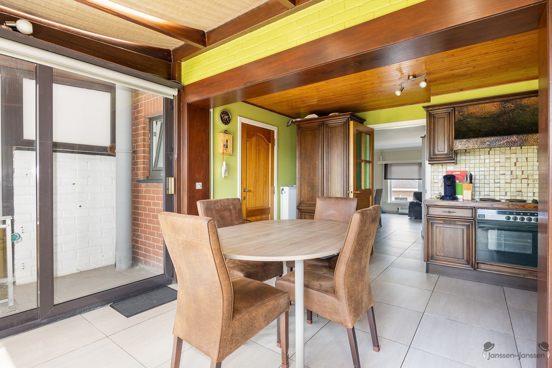Bel-etage met 3 slaapkamers en ruime tuin foto 9
