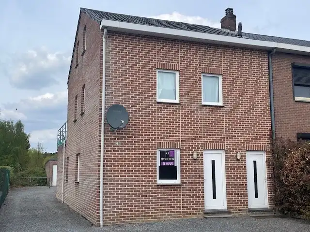 Gelijkvloers appartement met twee slaapkamers en garage foto {{pictureIndex}}