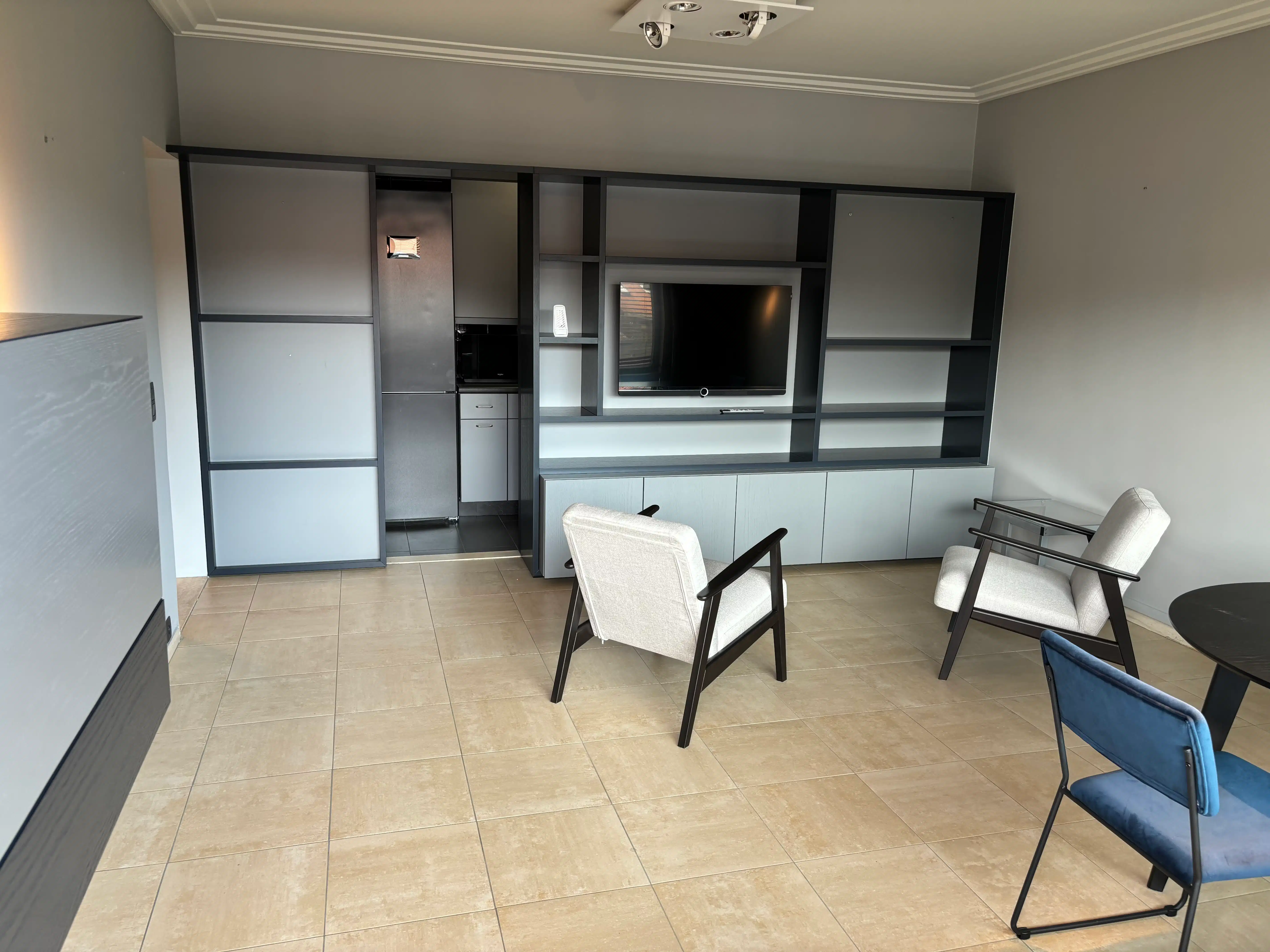 Gemeubeld 1-slaapkamer appartement met zonnig terras foto 4