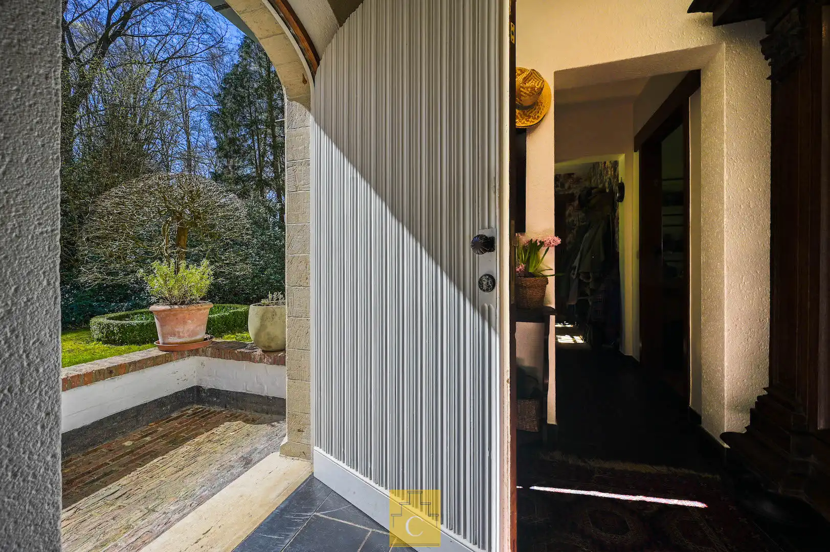 ‘La Cassine’, karaktervilla in Knokse stijl op 2025 m2 in Tillegembos foto 7