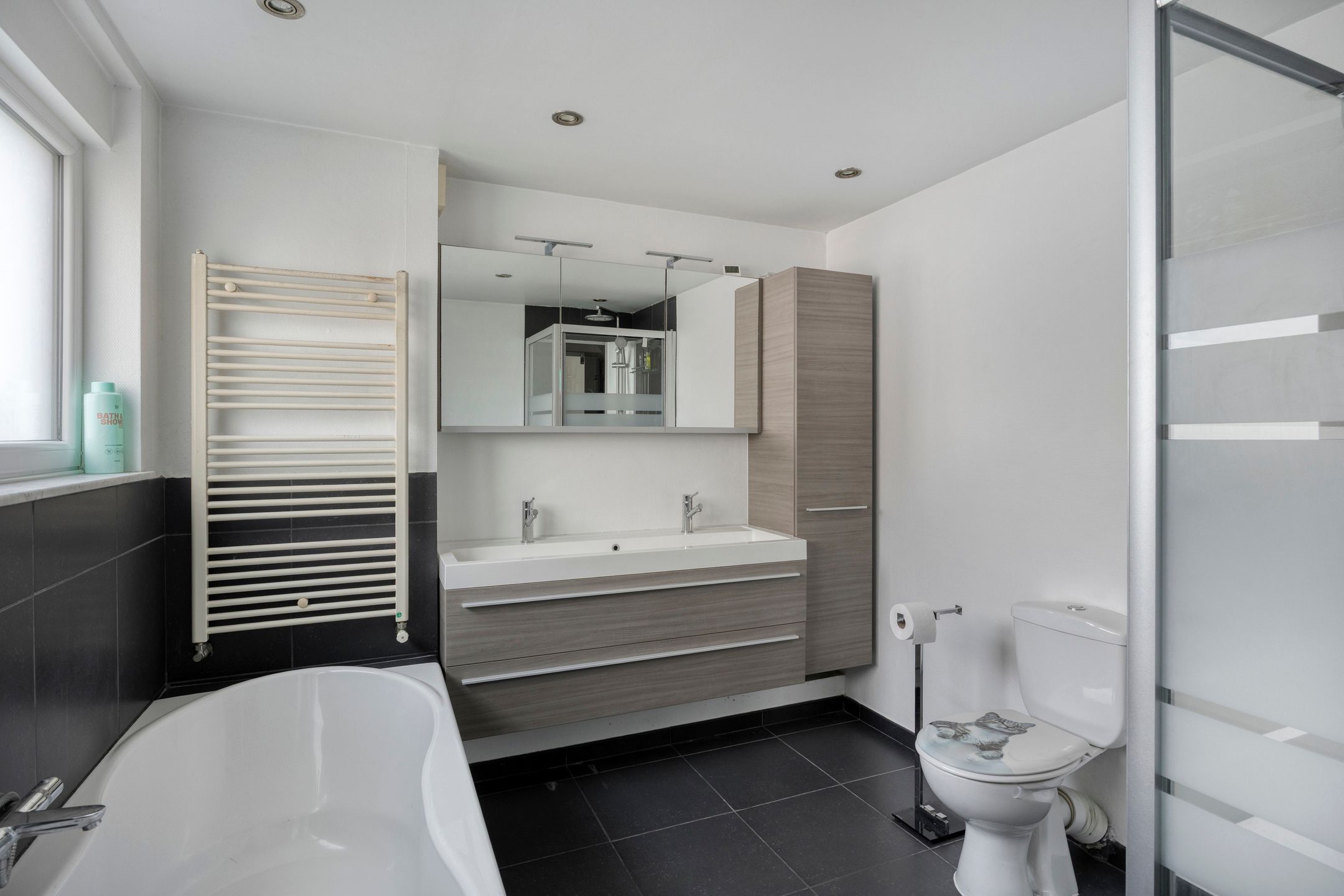 Halfopen bebouwing op uitstekende locatie foto 25