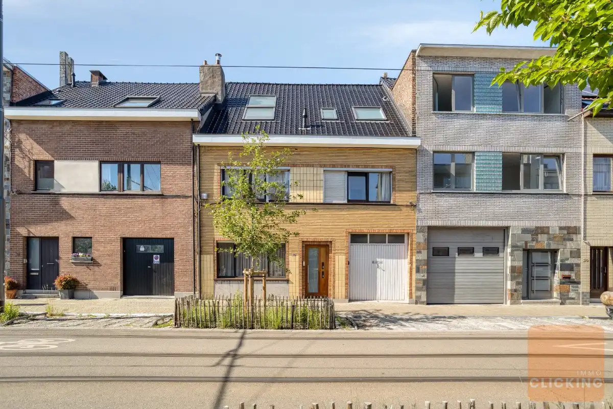 Gelijkvloers appartement met exclusief genot van grote tuin foto {{pictureIndex}}