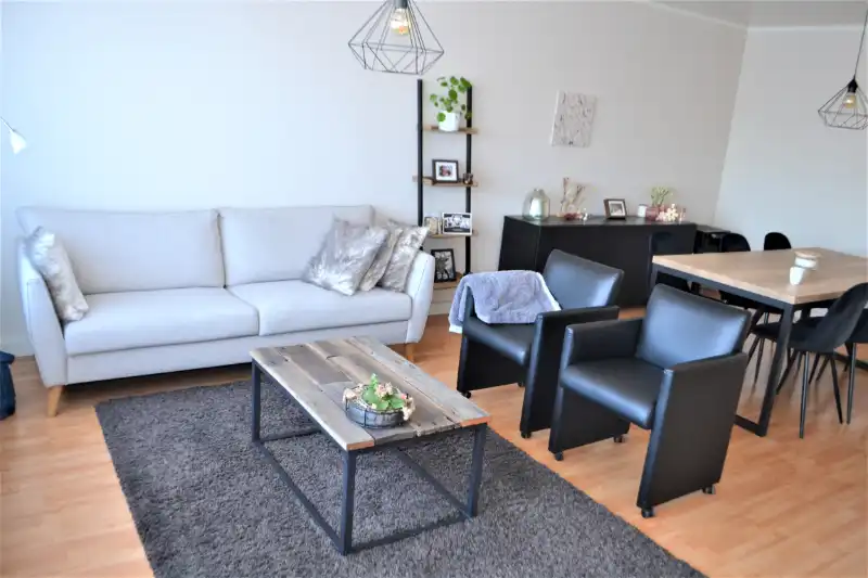 2 slaapkamer appartement met garage! foto 2