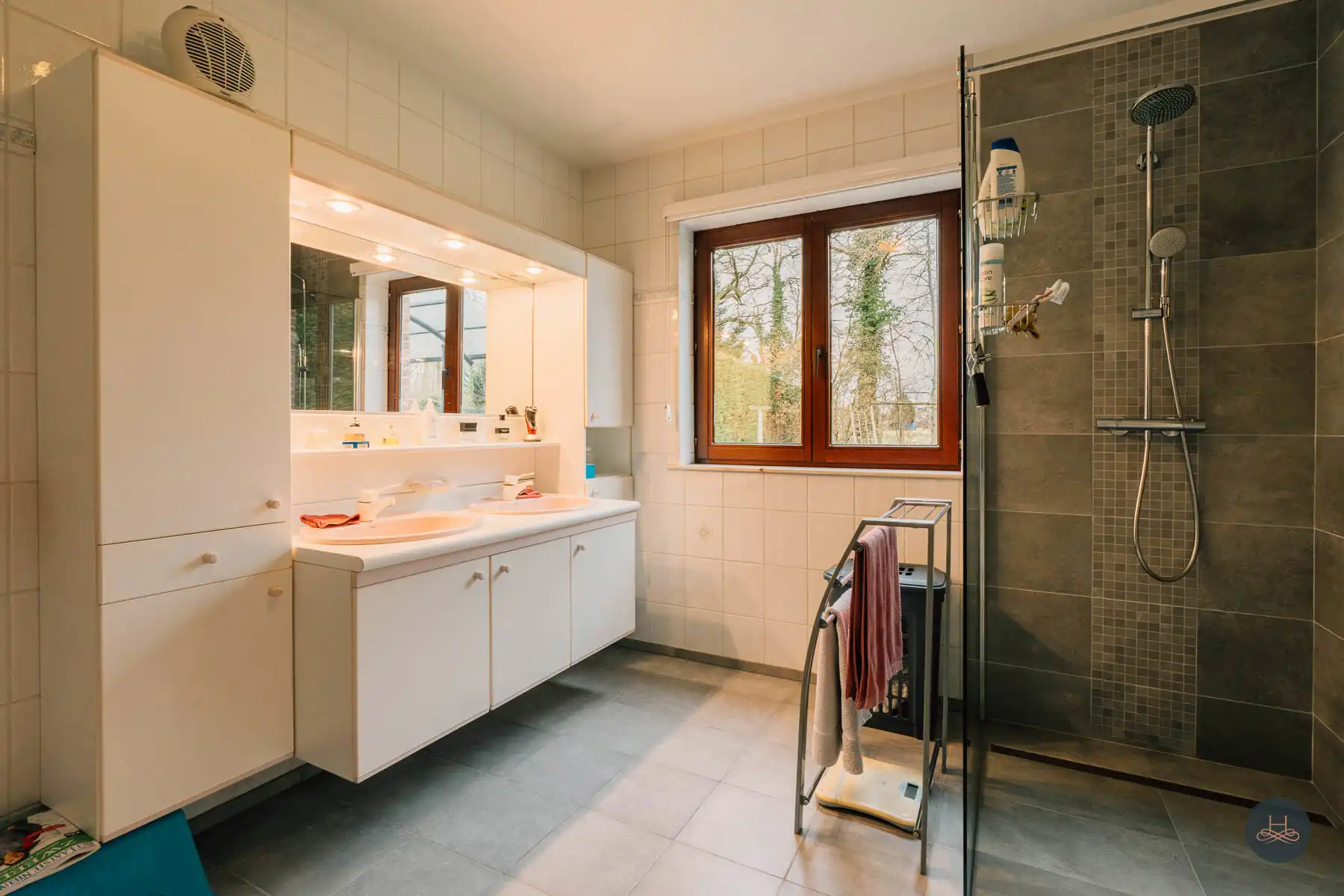 Ruime gezinswoning op toplocatie foto 13