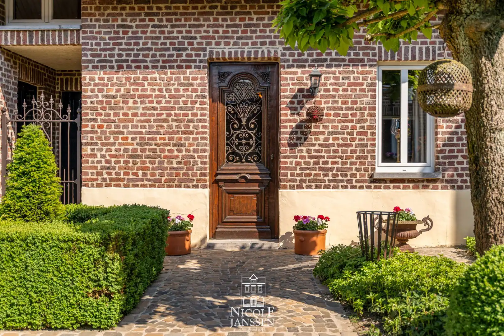 Gerenoveerde vierkantshoeve foto 4