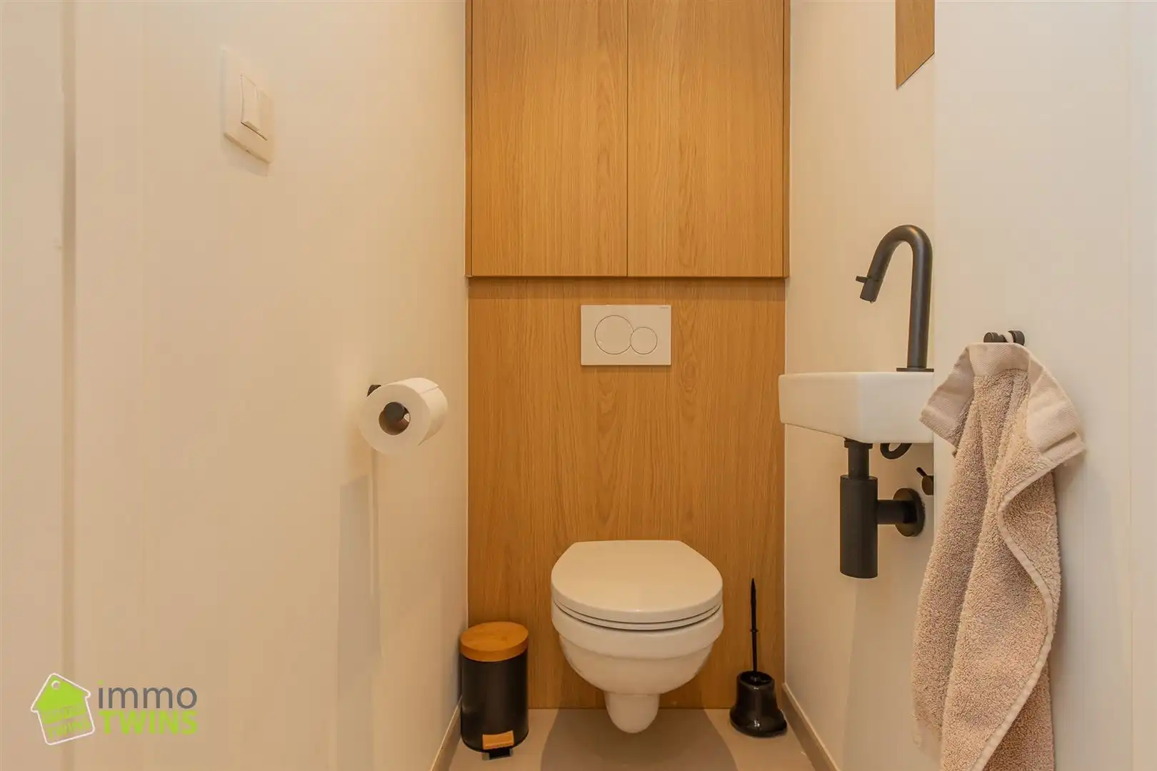 Prachtig gerenoveerd appartement met 2 slaapkamers in hartje Oostende! foto 9