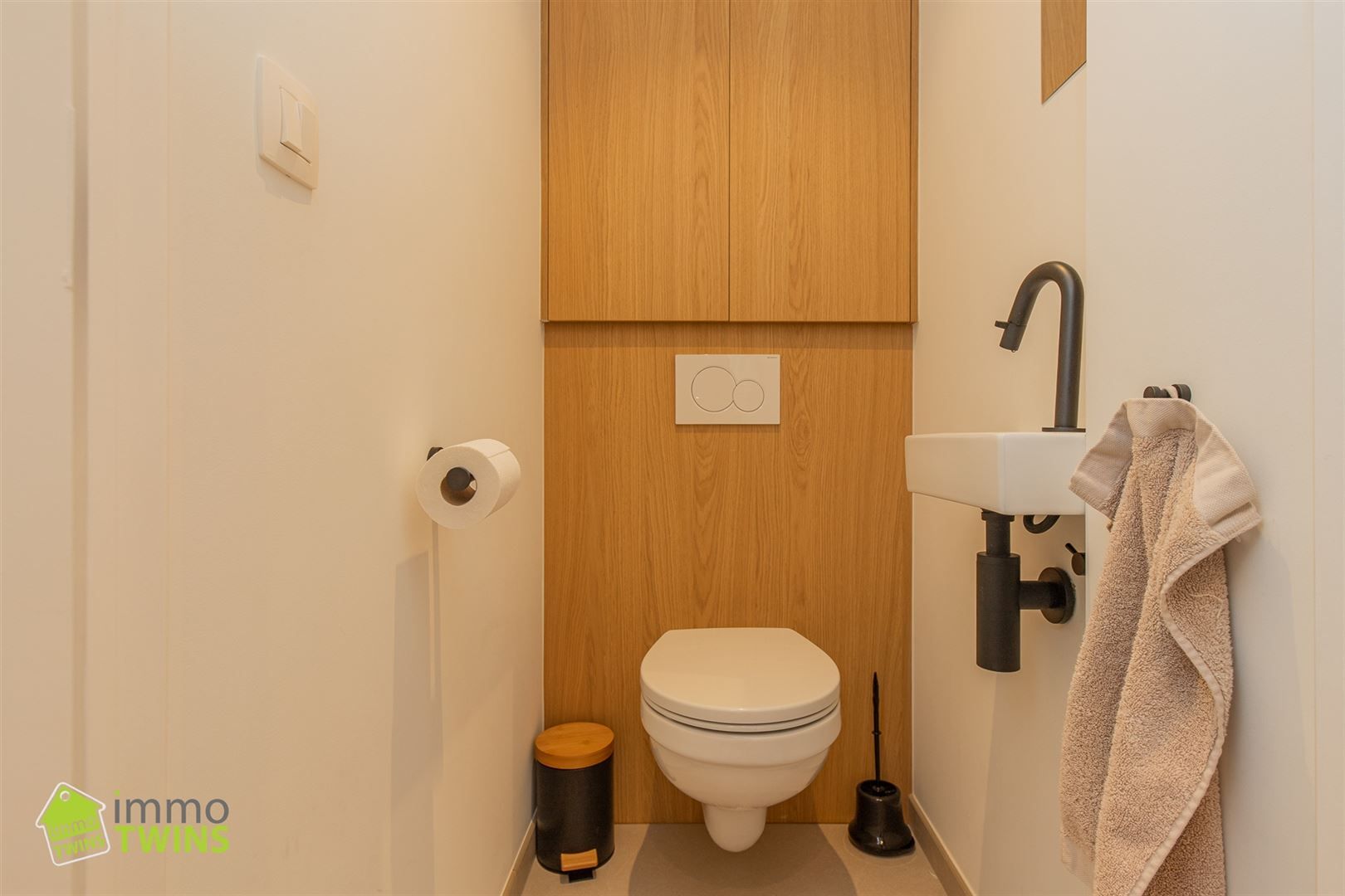 Prachtig gerenoveerd appartement met 2 slaapkamers in hartje Oostende! foto 9