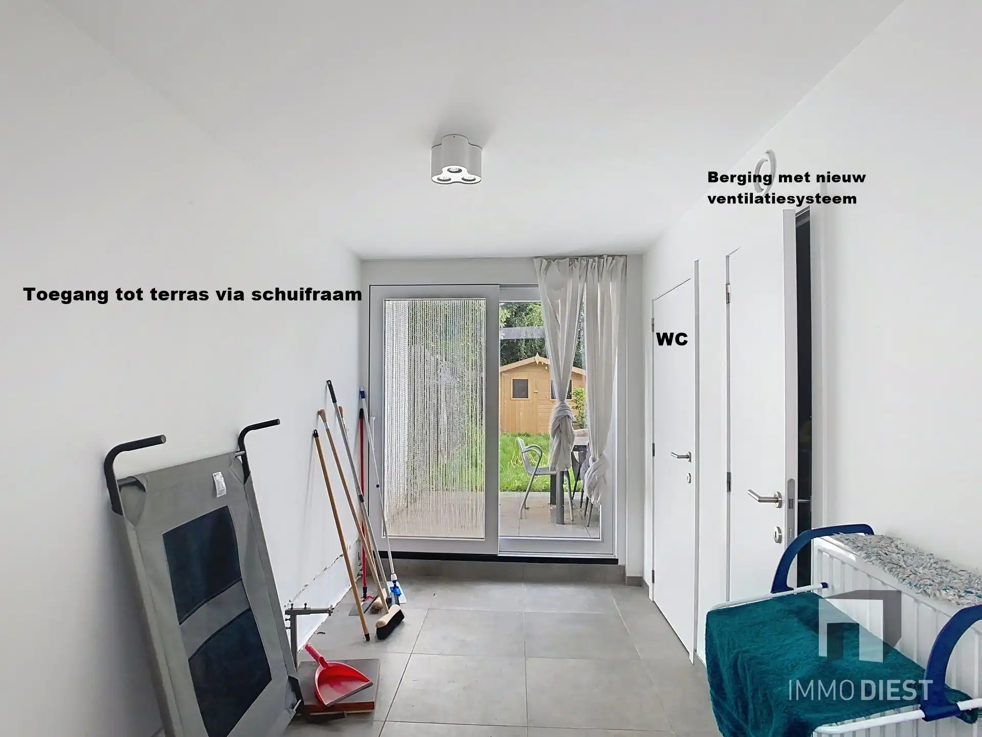 Knappe rijwoning met tuin en terras foto 27