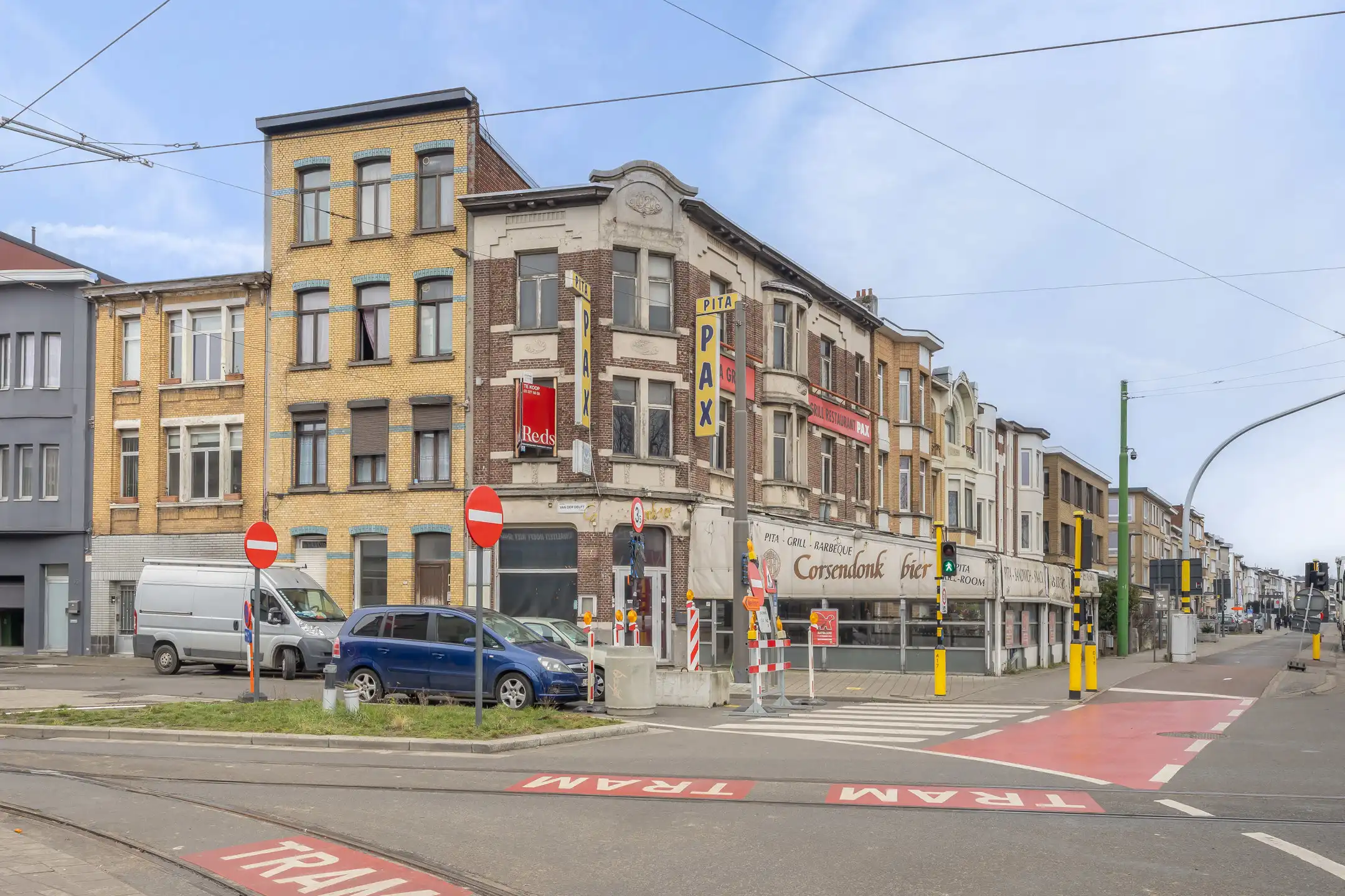 Handelspand +te renoveren appartement op centrale ligging  foto 3