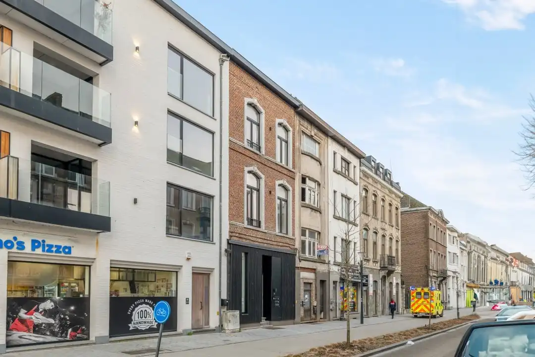 KNAP APPARTEMENT MET TERRAS IN HARTJE SINT-TRUIDEN foto {{pictureIndex}}