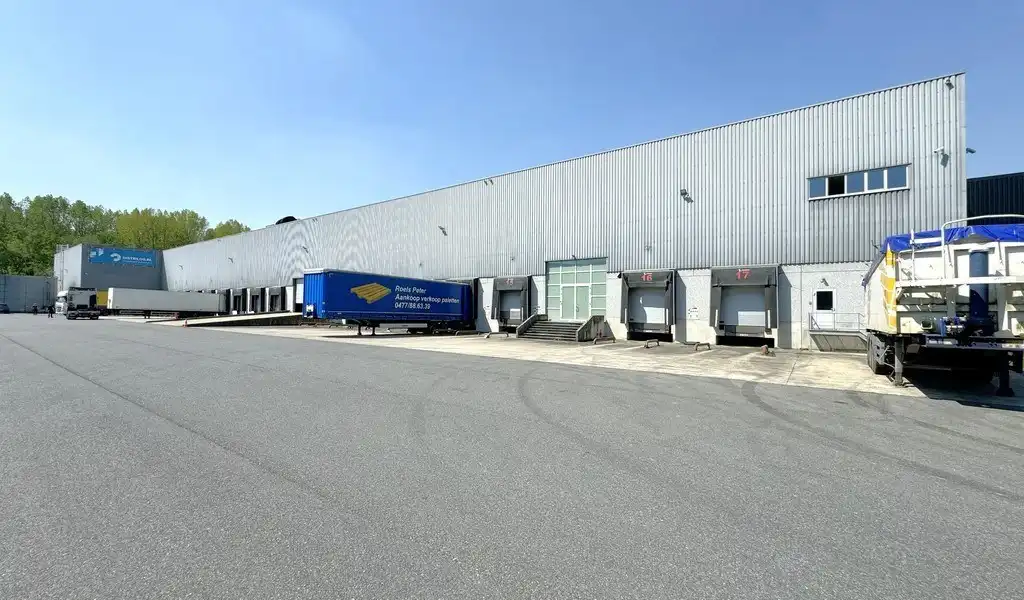 Magazijn met kantoor te huur op logistieke site te Bornem foto 14