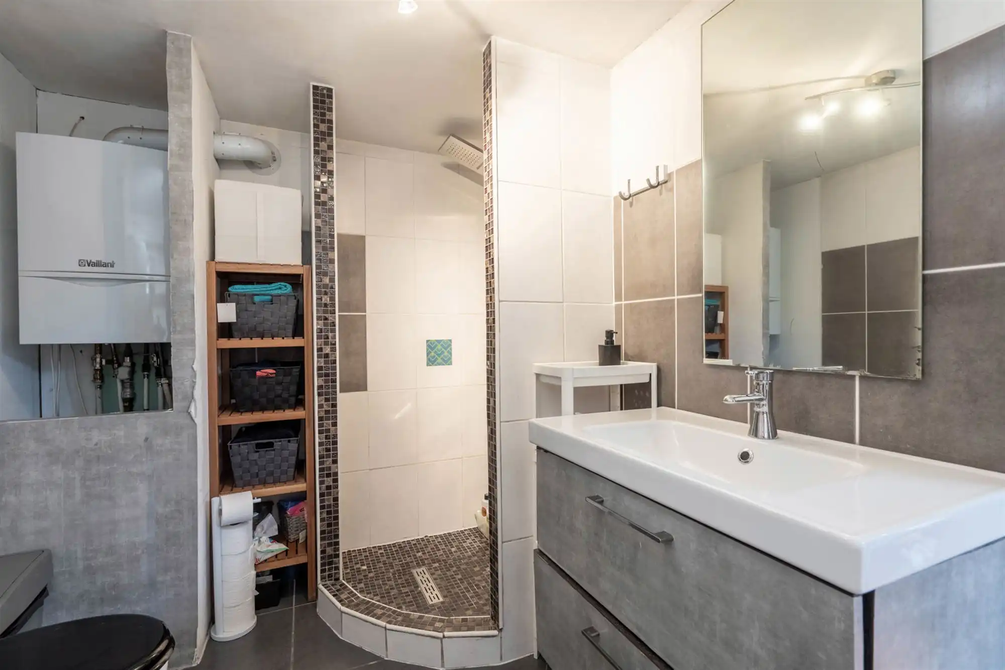 Instapklare woning met 4 (slaap)kamers en tuin in Mechelen! foto 17