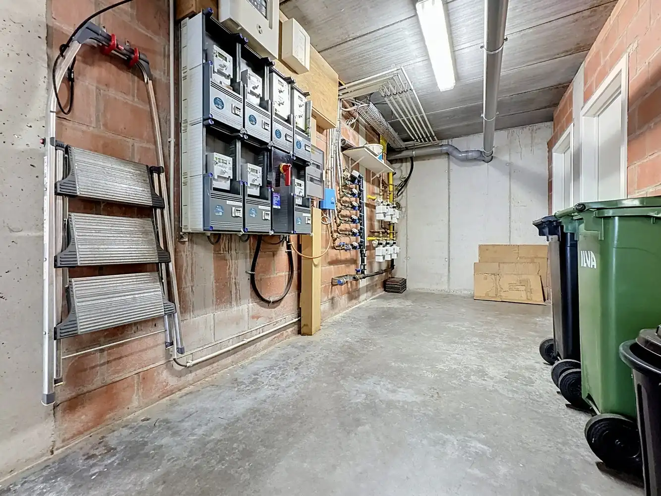 Unieke Investeringsopportuniteit: Commercieel gelijkvloers handelspand (160m²) in hartje Sint-Lievens-Houtem foto 20