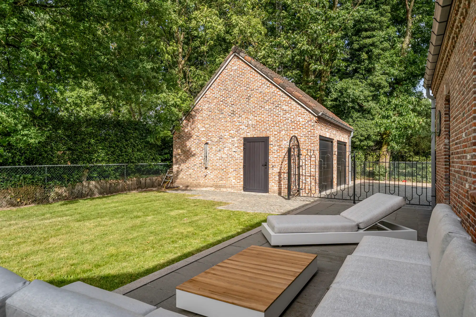 Stijlvolle, volledig gerenoveerde villa in een rustige, groene omgeving te Eksel foto 25