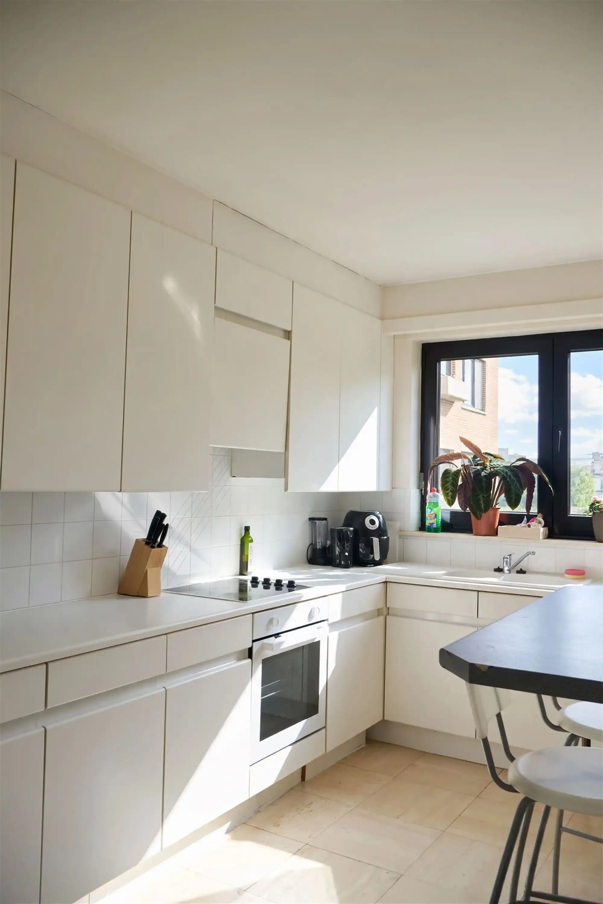 Uitzonderlijk ruim hoekappartement met groen uitzicht foto 6