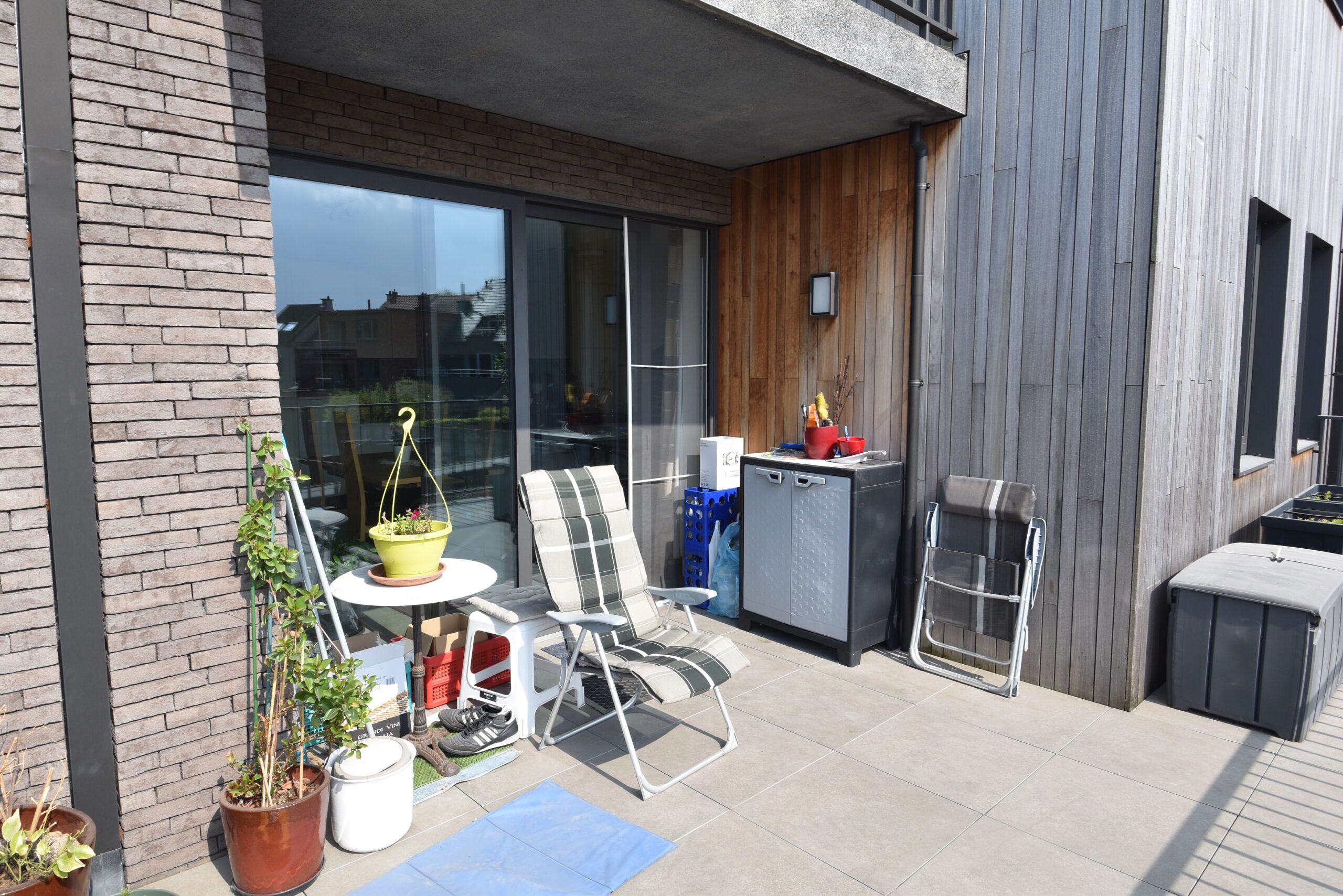 Recent 2-slaapkamerappartement met garage in hartje Nieuwkerken-Waas foto 6