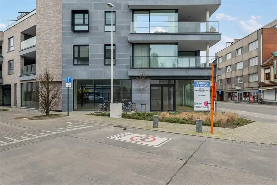 UNIEK CASCO HANDELSPAND VAN 196M² OP EEN TOPLOCATIE IN HASSELT foto 6