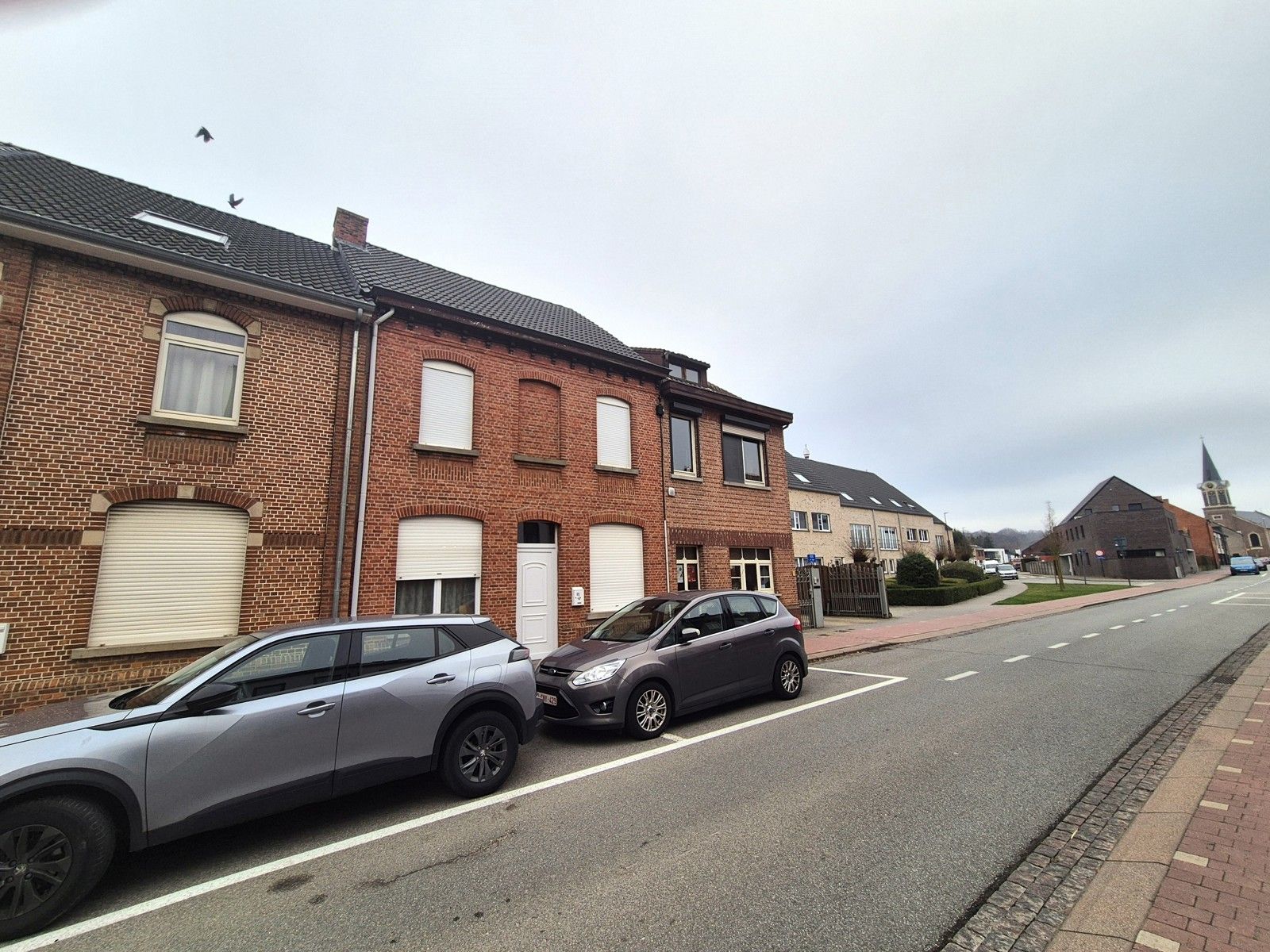 Rijwoning met veel potentieel in de dorpskern perceel 454 m² foto 2