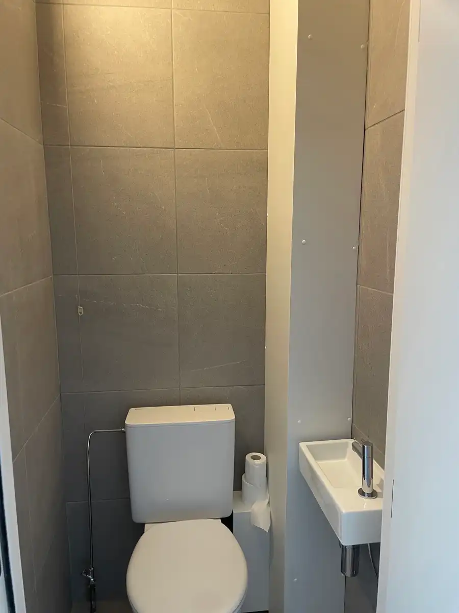 Leemans Immobiliën biedt u dit instapklare appartement te huur aan in Asse foto 16