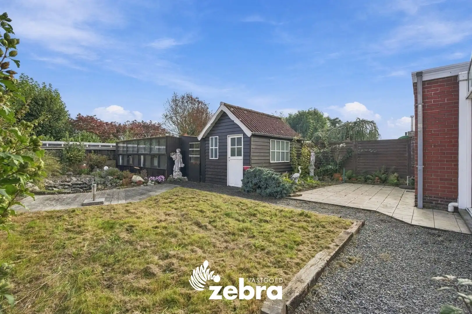 Te renoveren halfopen bebouwing met 3 slaapkamers, zolder en ruime tuin te Waardamme! foto 22