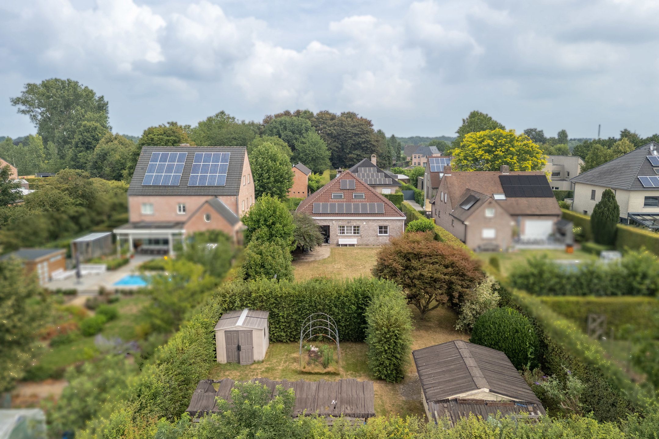 Ruime woning met 4 slpks op mooi zuidperceel van 1.041 m²  foto 53