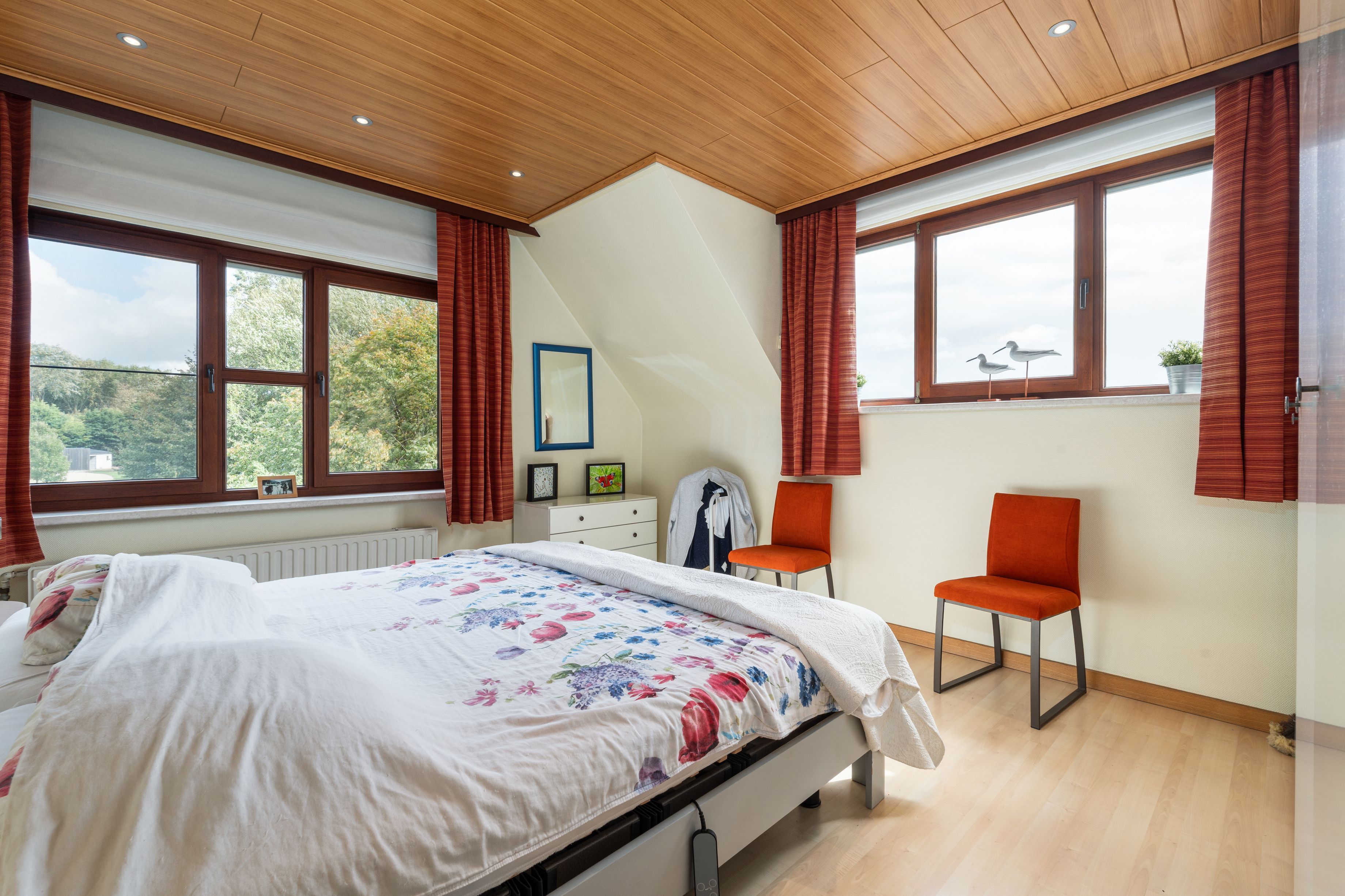 Instapklare GEZINSWONING met zonnige tuin + GARAGE grenzend aan park, vlakbij zee!* foto 13