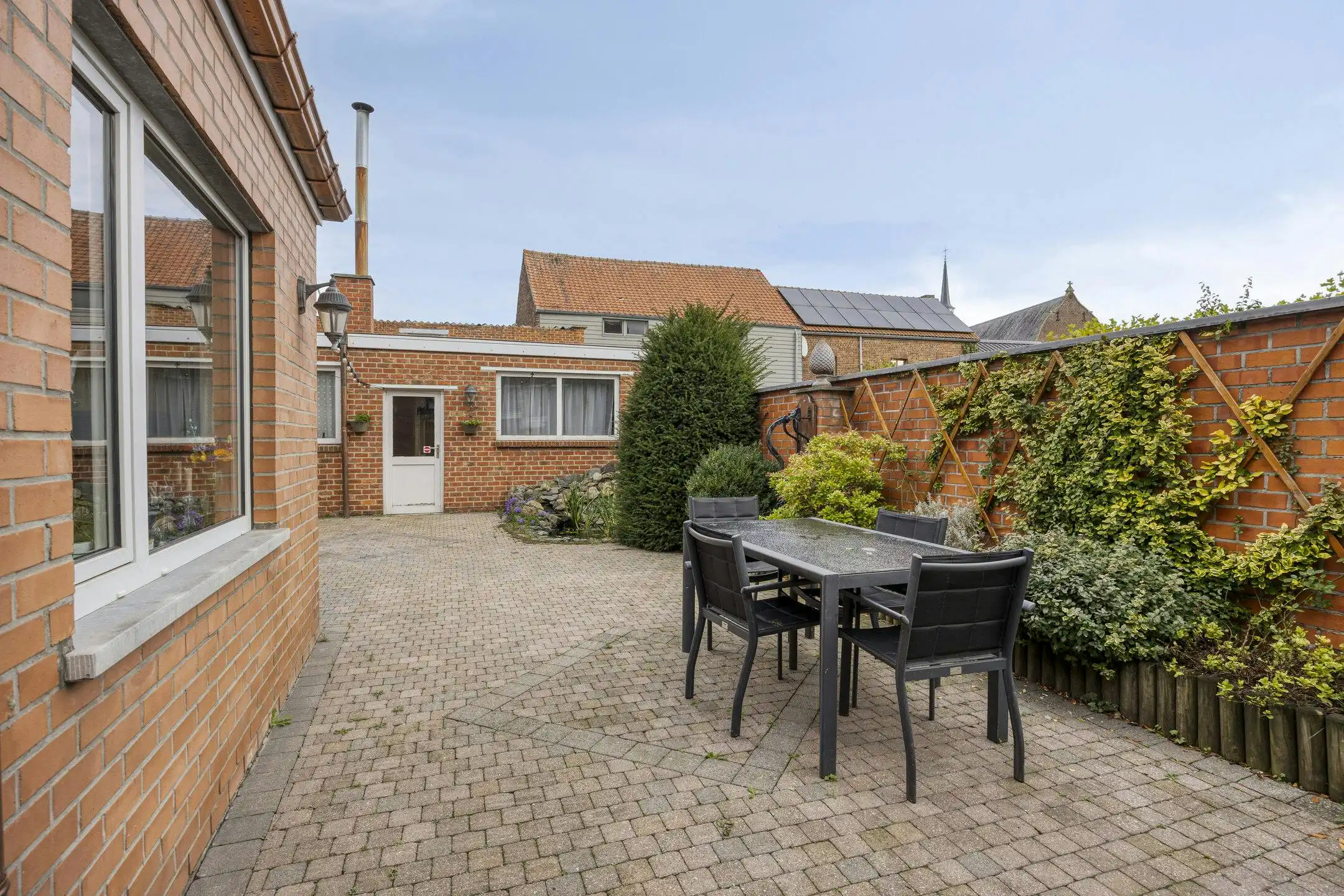 Uniek handelshuis met ruime garage in het hartje Borgloon foto 11