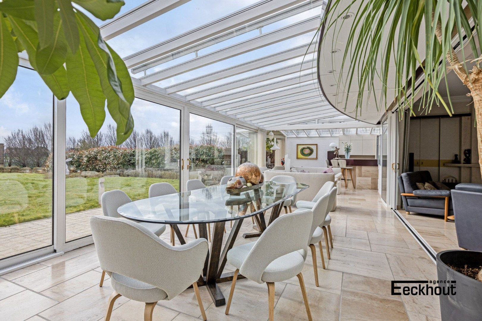 Luxe villa in De Haan met binnenzwembad, 4 slaapkamers, gerenoveerd in 1991, EPC-waarde 222.00, energielabel C, 2 badkamers, 2 garages, perceeloppervlakte 8013  foto 7