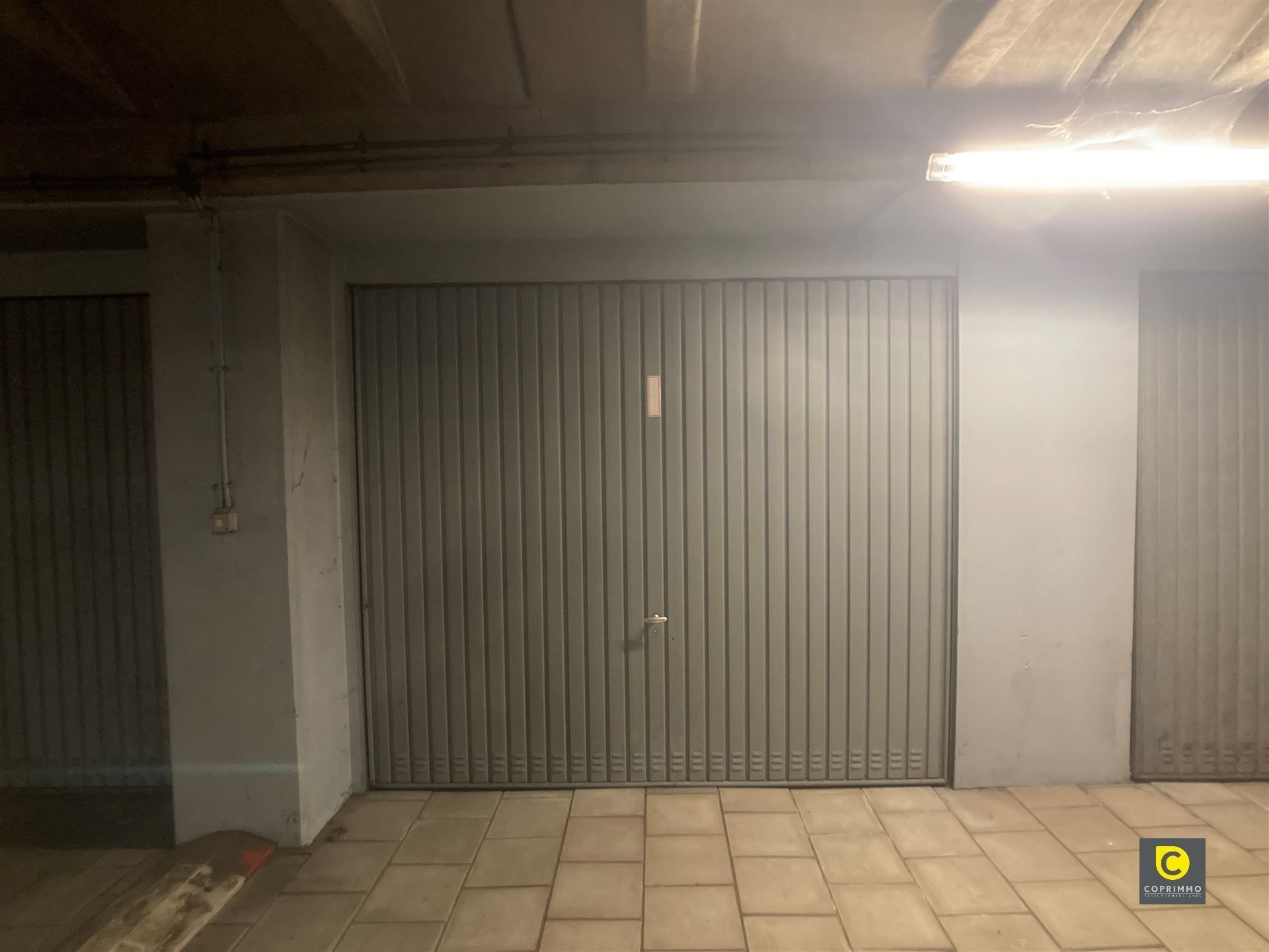 Ruime ondergrondse garagebox te Fruithoflaan!  foto 3