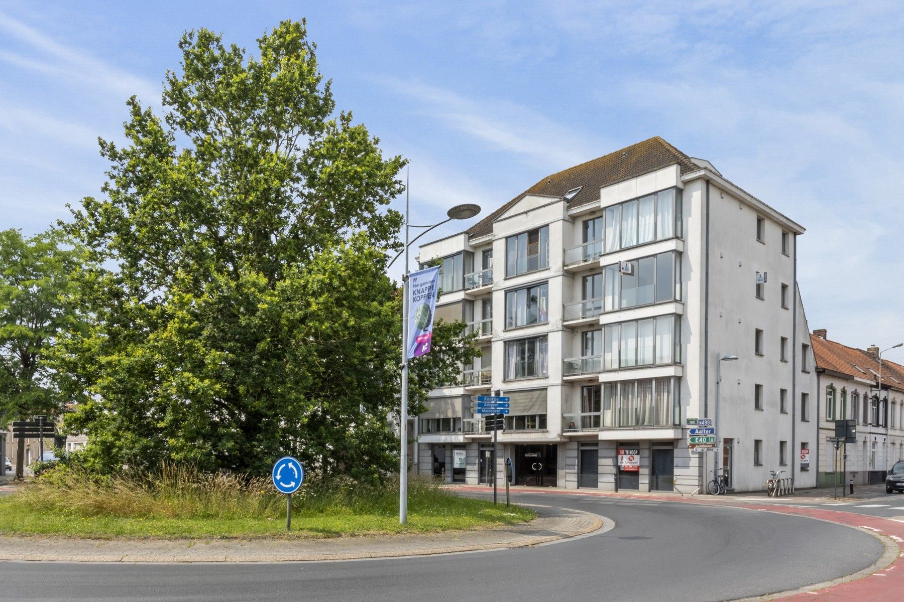 Licht overgoten en Ruim 2-slaapkamer appartement op toplocatie in Eeklo foto 14