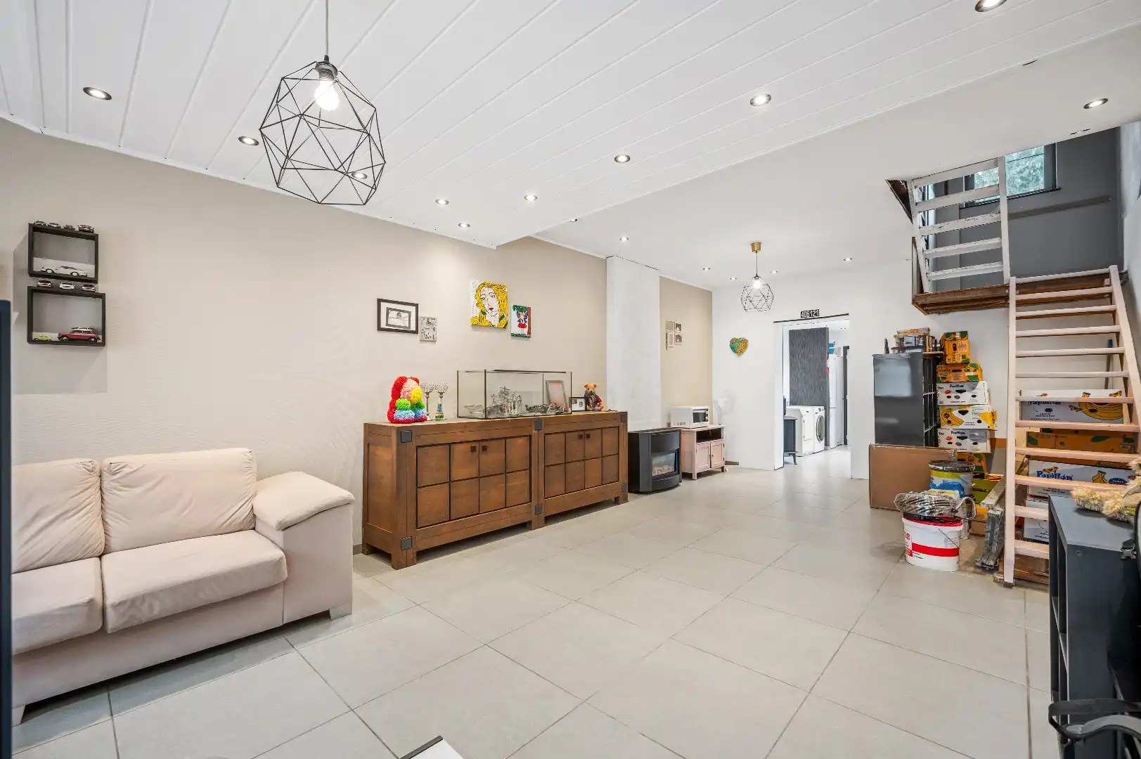 Af te werken rijwoning op de Tiense stadsrand foto 3