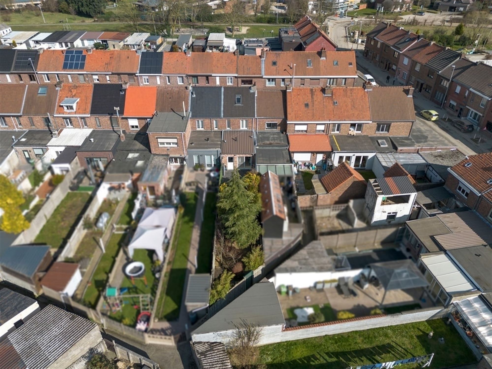 KNUSSE RIJWONING VLAKBIJ HET CENTRUM VAN TONGEREN  foto 27