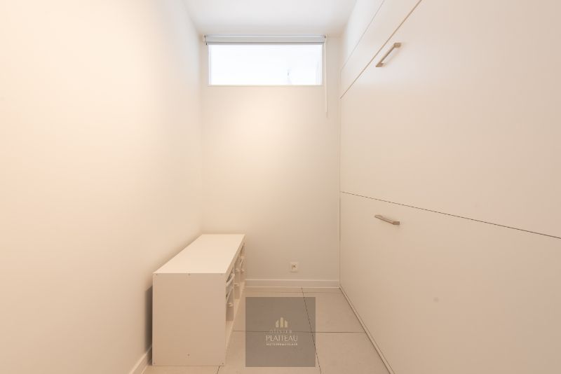 Volledig vernieuwd instapklaar 3 slpk-appartement op de zeedijk. foto 31