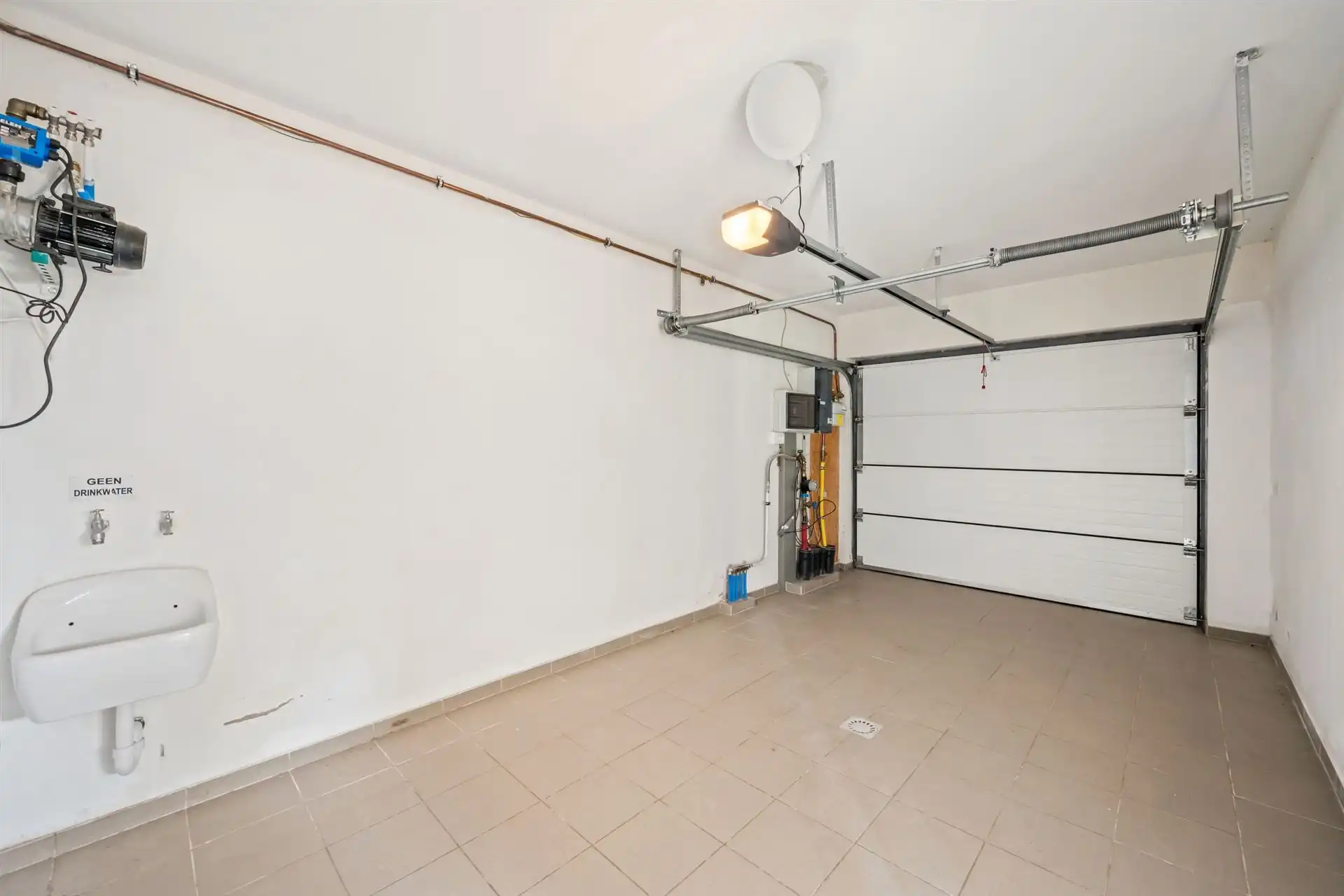 Instapklare HOB met zonnige tuin en 3 SLK! foto 15