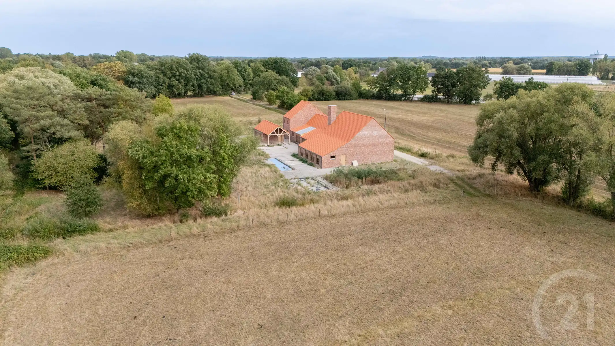 Prachtige en idyllisch gelegen hoeve (casco) op 4 hectare! foto 14