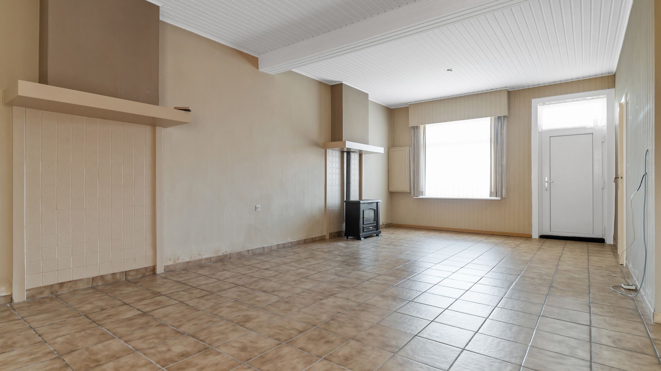 Te renoveren woning met vrij zicht over weilanden foto 6