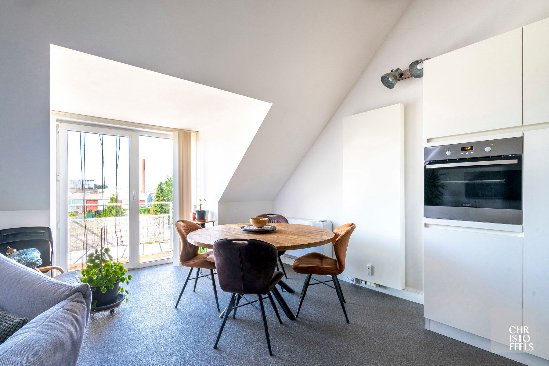Rustig en centraal gelegen appartement in loft-stijl foto {{pictureIndex}}