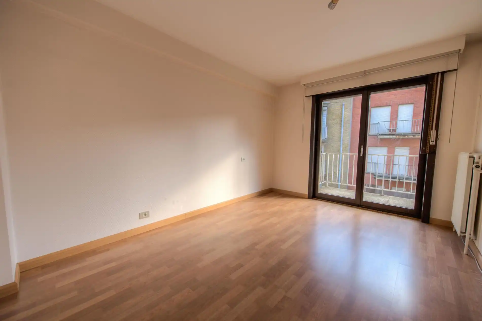 Ruim appartement  gelegen op de Kustlaan tussen het Lichttorenplein en het Driehoeksplein. foto 5