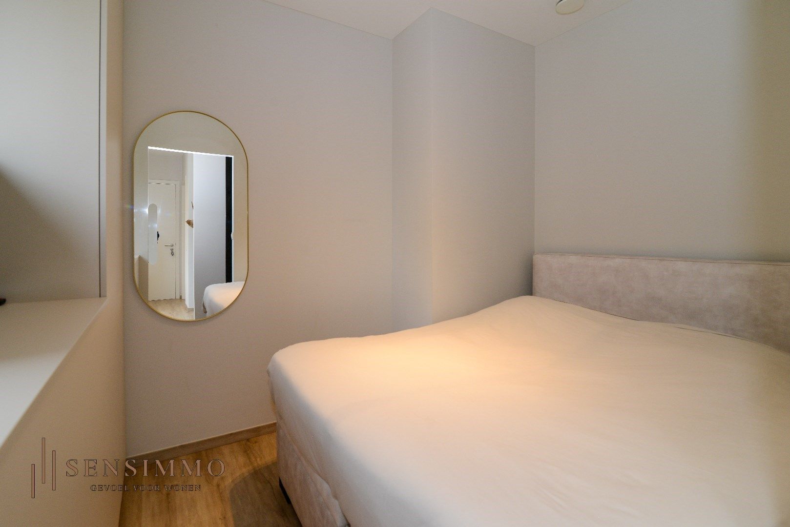 Ultra luxe 3 slaapkamerappartement met terras en parking in Genk centrum foto 14