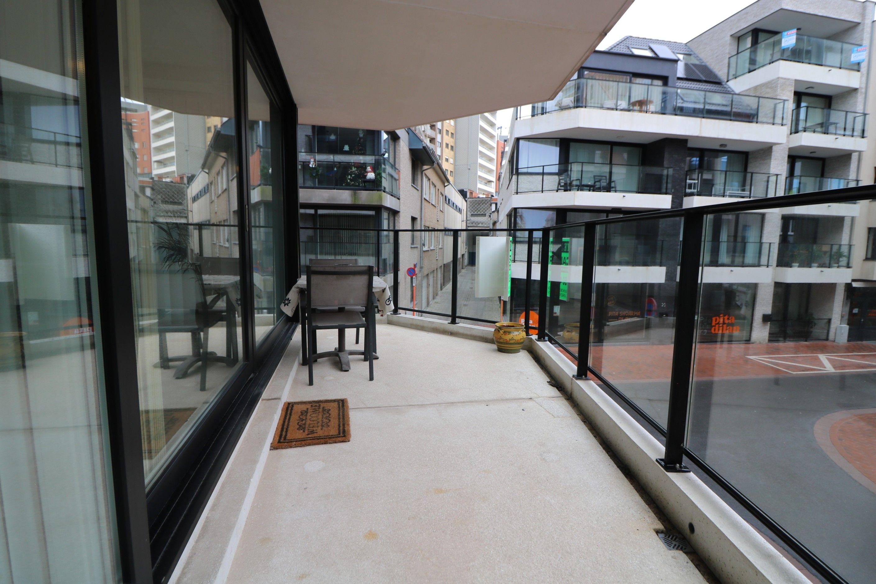 Recent hoekappartement met zeer groot terras. foto 11