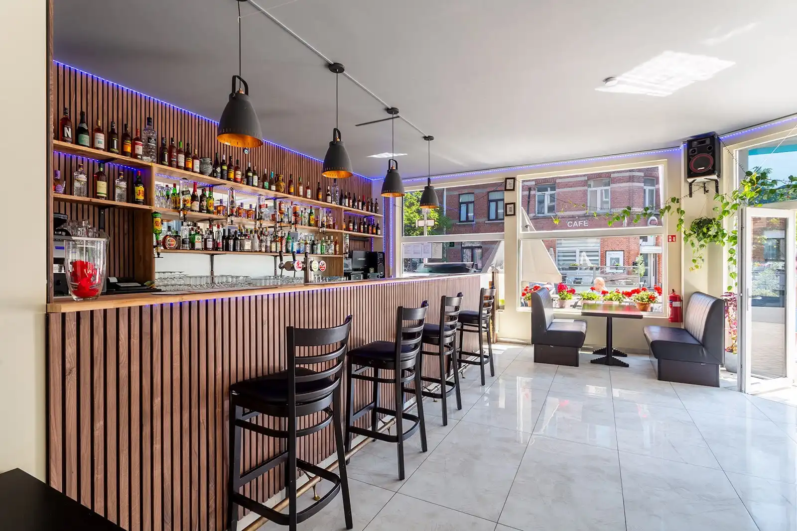 Lichtrijk hoek appartement met karakter!  foto 12