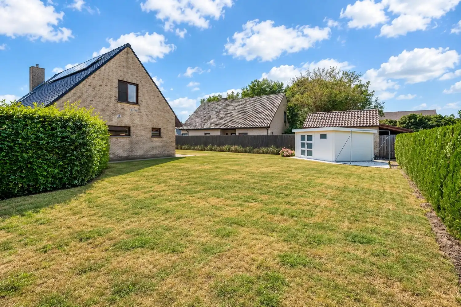 Degelijke alleenstaande villa met inpandige garage en zonnige tuin op een heel rustige toplocatie nabij het centrum van Lochristi! foto 21
