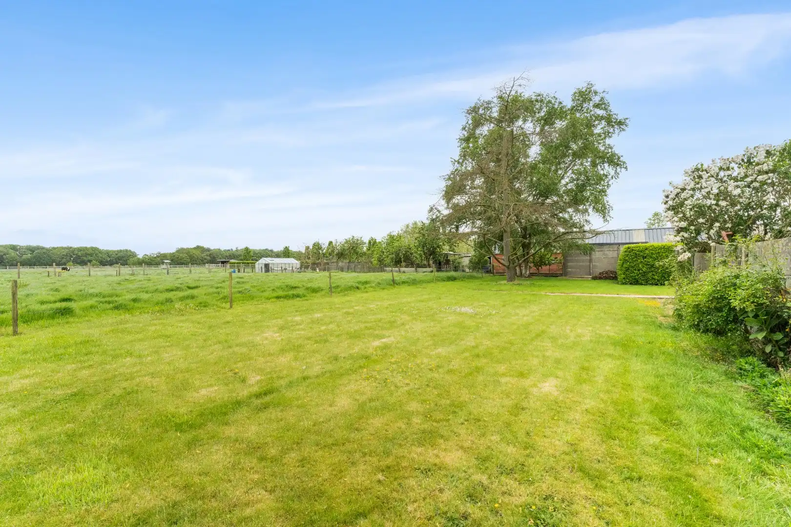 Karaktervolle woning met zicht op de velden foto 2