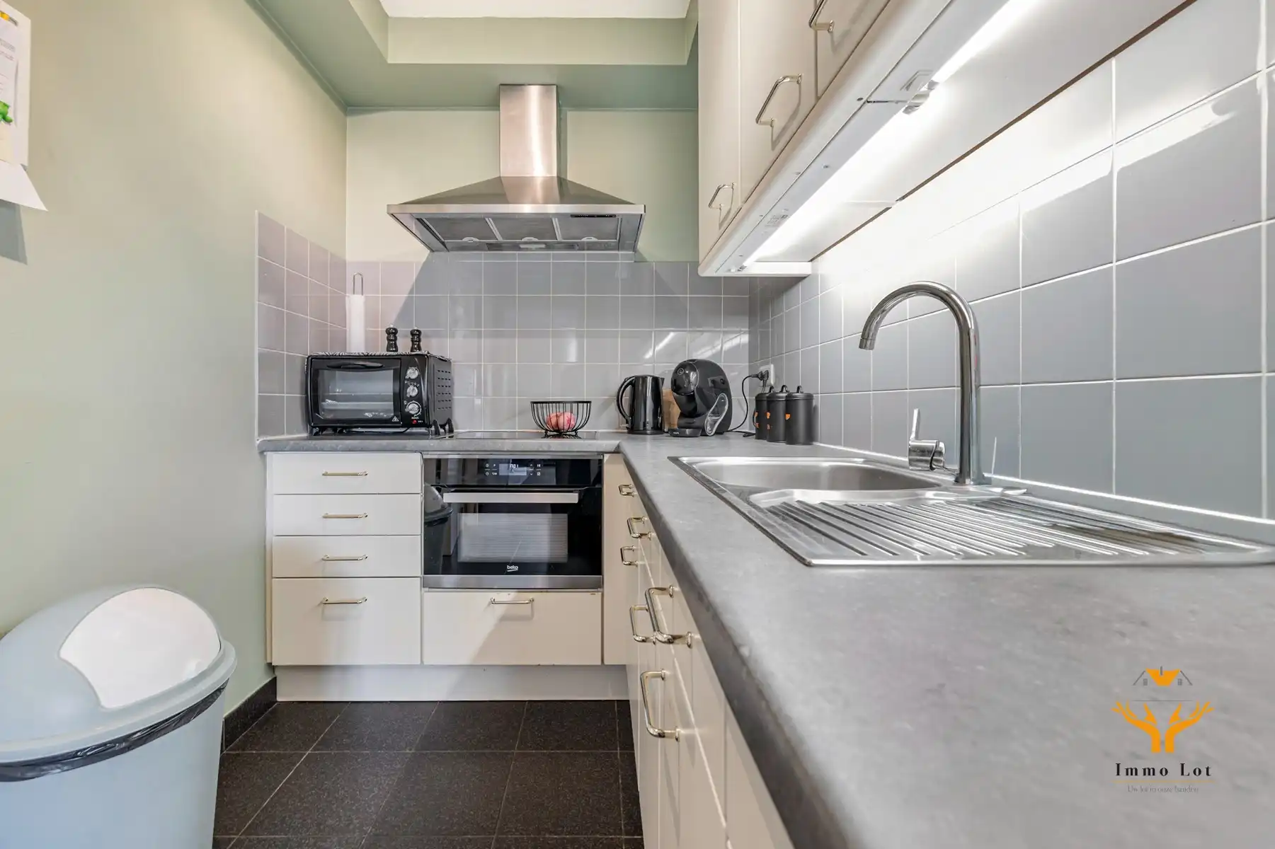 Instapklaar appartement met vijverzicht in Burcht foto 10