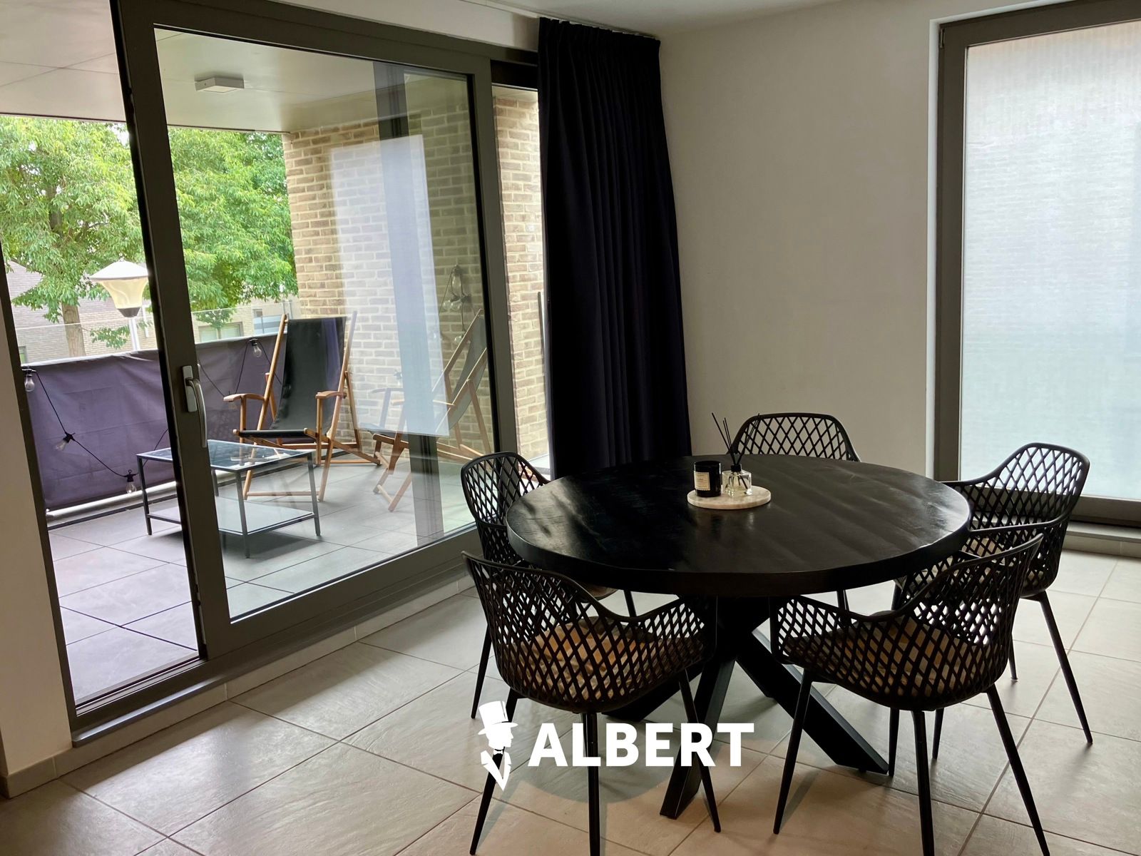 Ruim gemeubeld appartement met terras en 2 slaapkamers ! foto 9