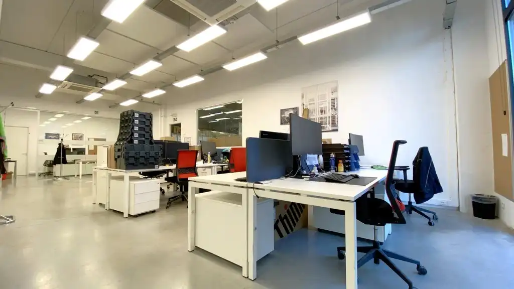 Kantoor met opslagruimte te huur in Burcht foto 11