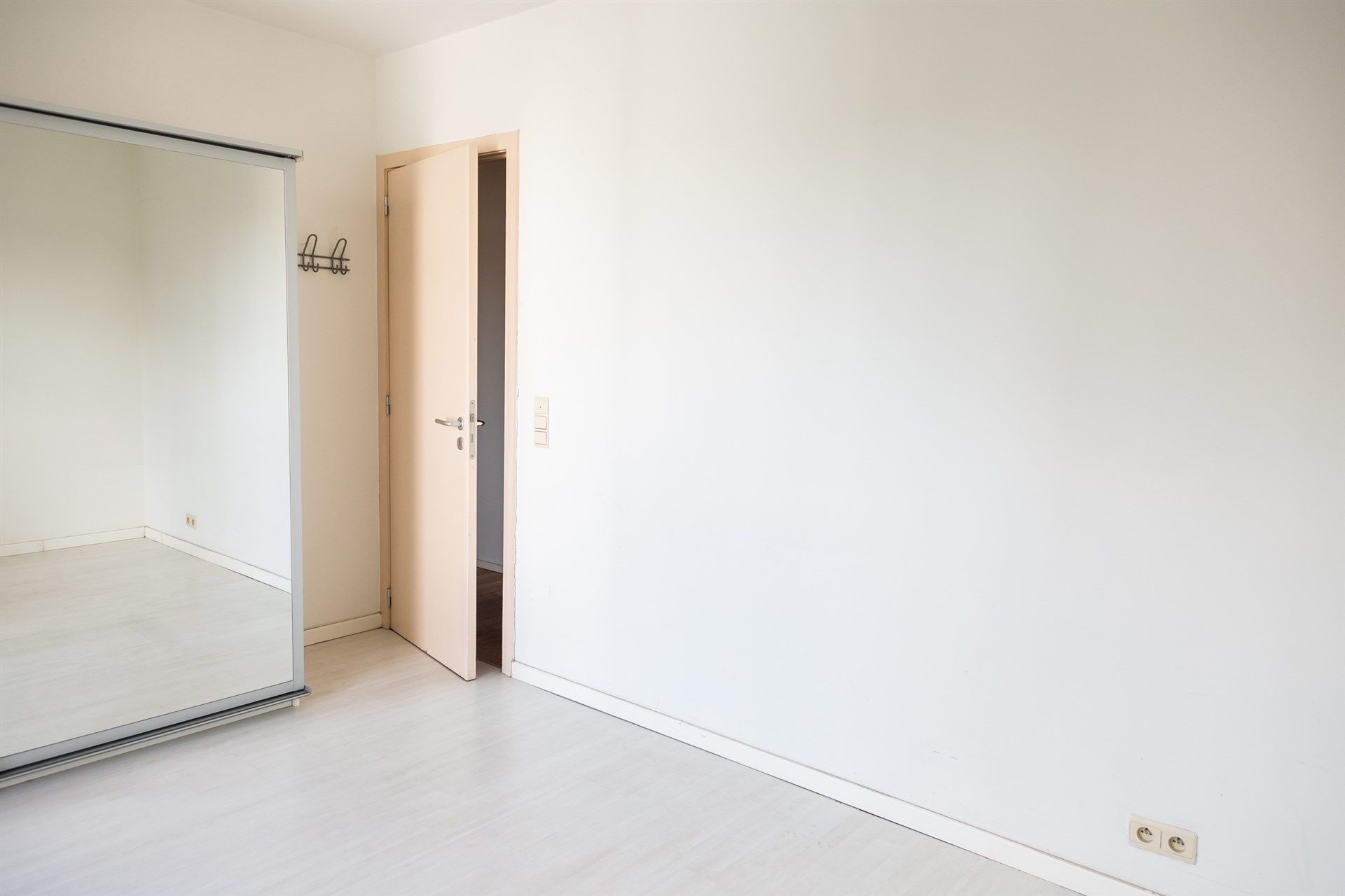 2 slpk appartement - ruim terras - dubbele autostaanplaats foto 8