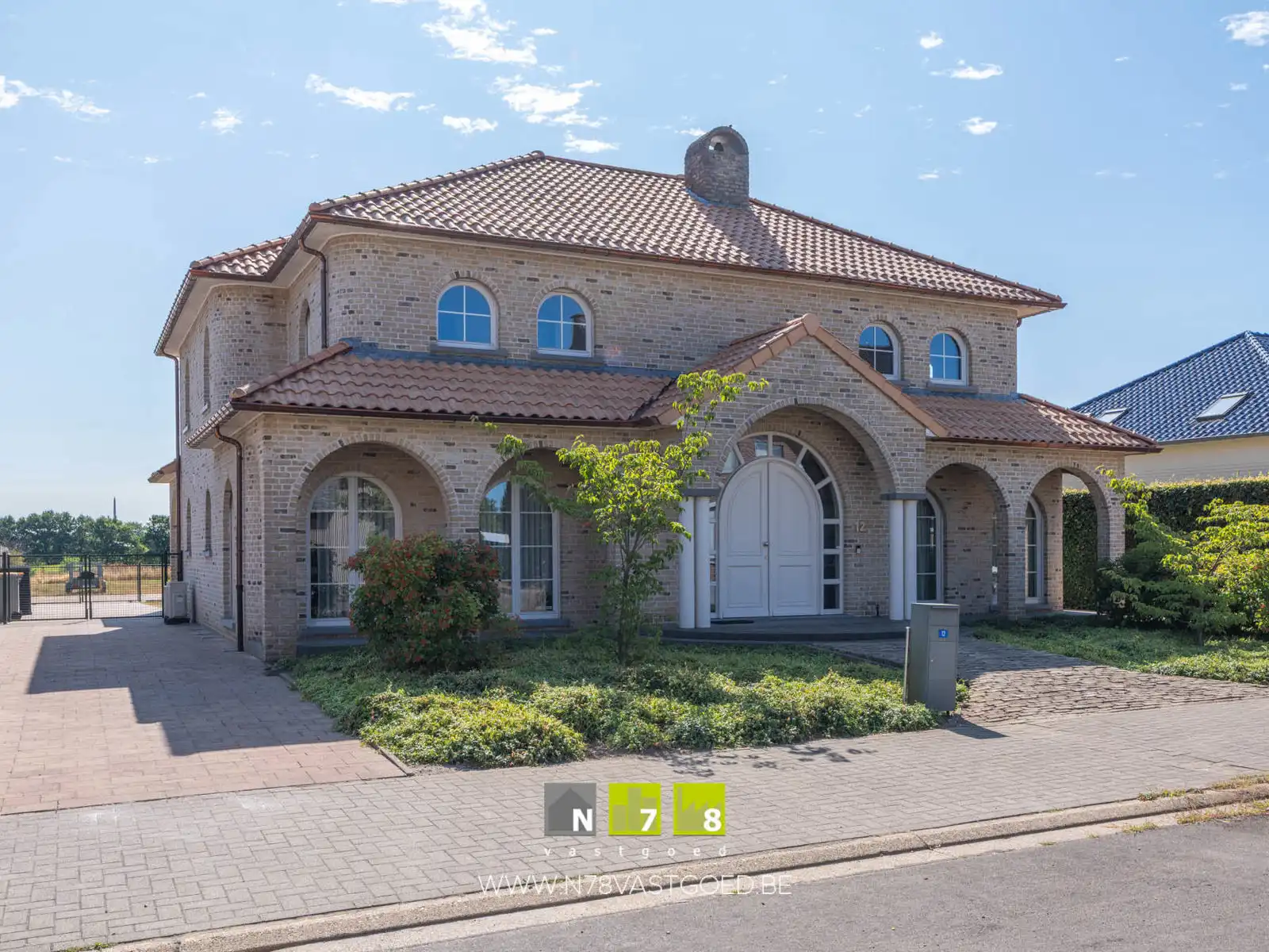 Huis te koop foto {{pictureIndex}}