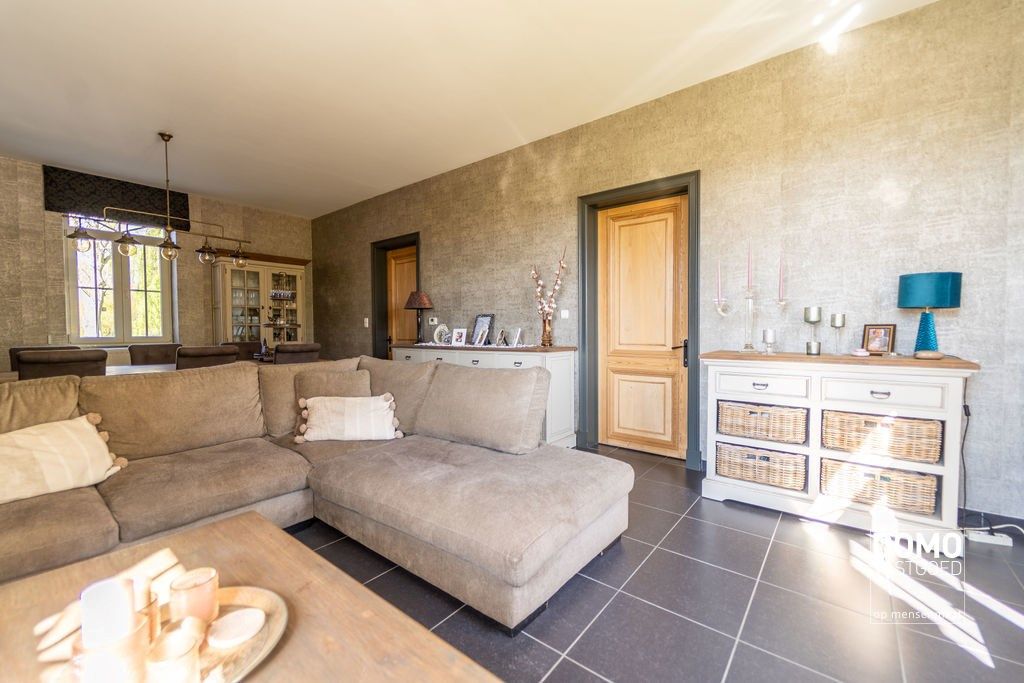 Ruime gerenoveerde woning met voldoende ruimte en tal van mogelijkheden foto 4